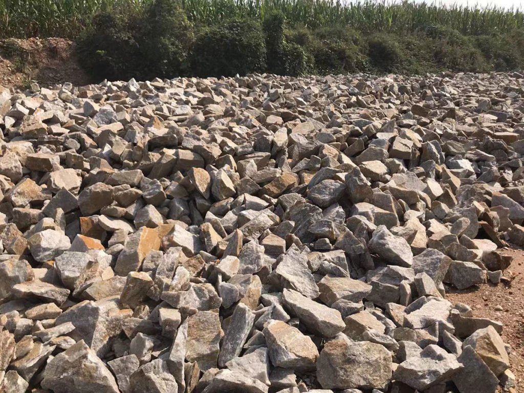 raw quartz stone ore